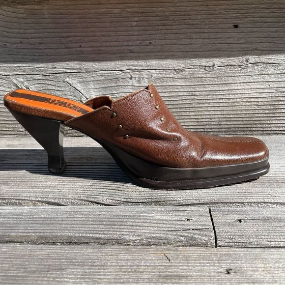 BCBGMaxAzria brown slip on mule heels 6.5 - Picture 6 of 11